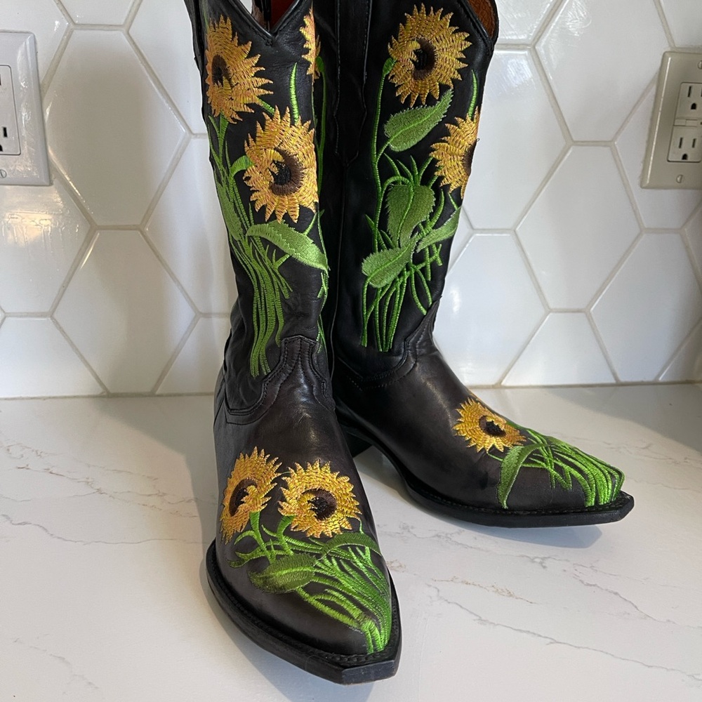 Sunflower Embroidered Black Heeled Boots
